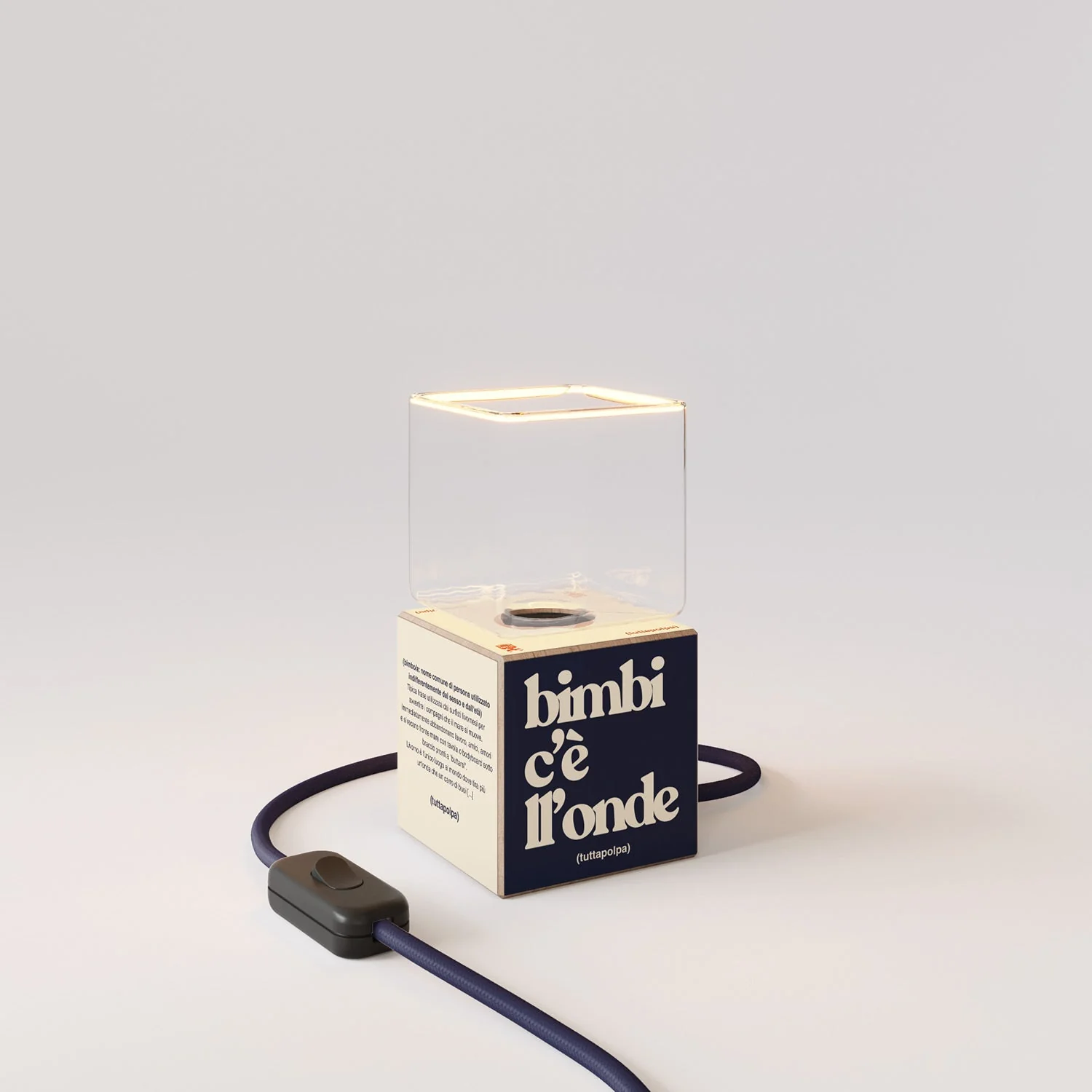 Lampe de table Cubetto avec fiche US, ampoule Ghost « Bimbi c’è l’onde » - Tuttapolpa