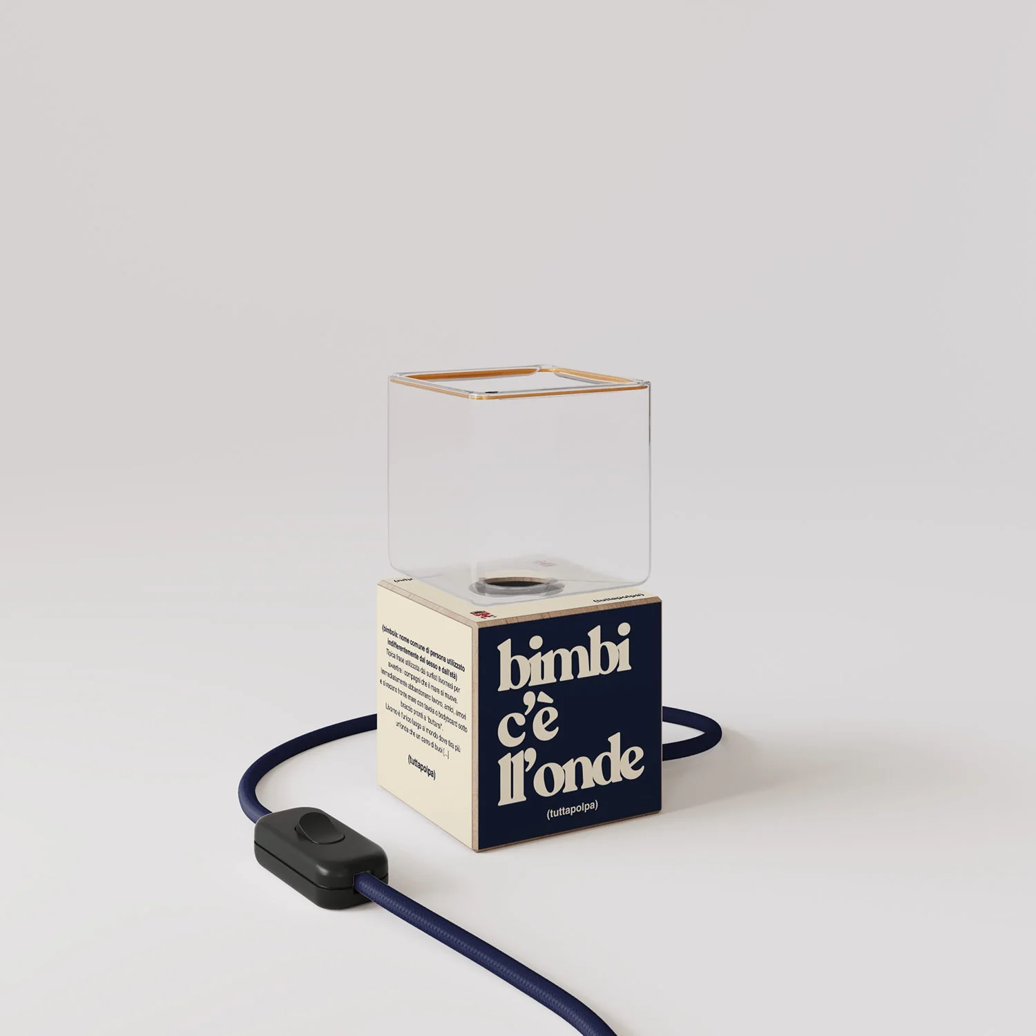 Lampe de table Cubetto avec fiche US, ampoule Ghost « Bimbi c’è l’onde » - Tuttapolpa - Image 4