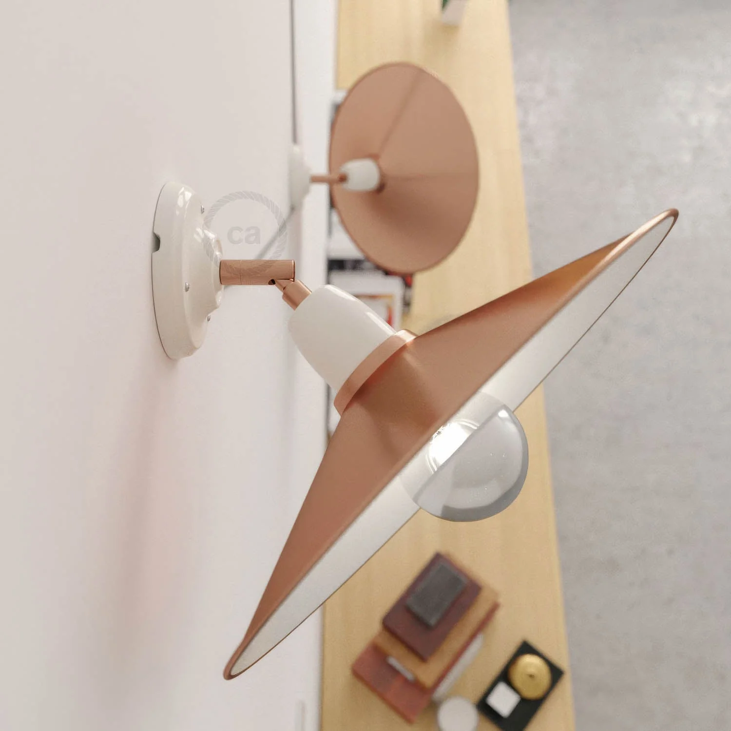 Fermaluce 90° avec abat-jour Swing, lampe orientable murale ou plafond en porcelaine - Cuivre - Image 2