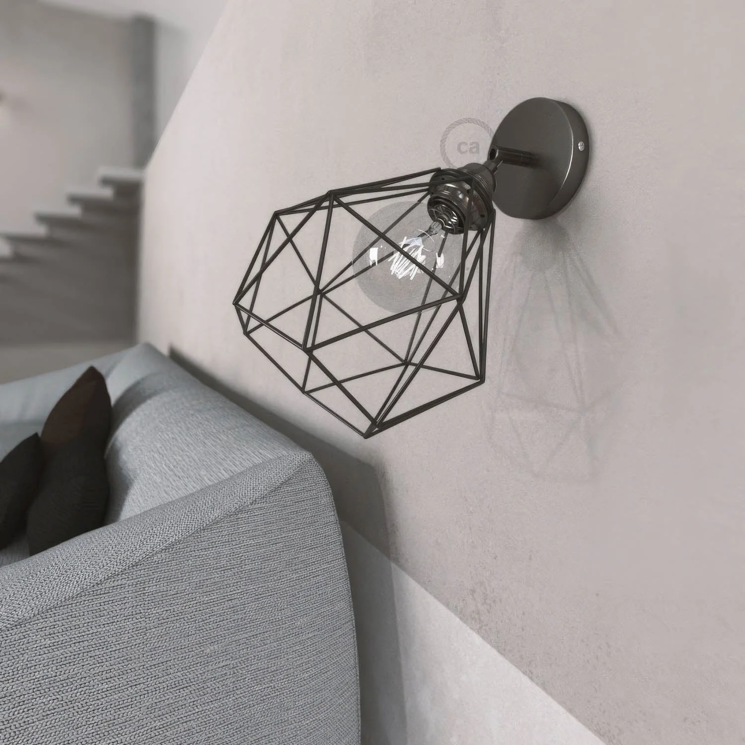 Fermaluce Métal 90° avec abat-jour Diamond, lampe filomur orientable en métal - Noir perle - Image 2