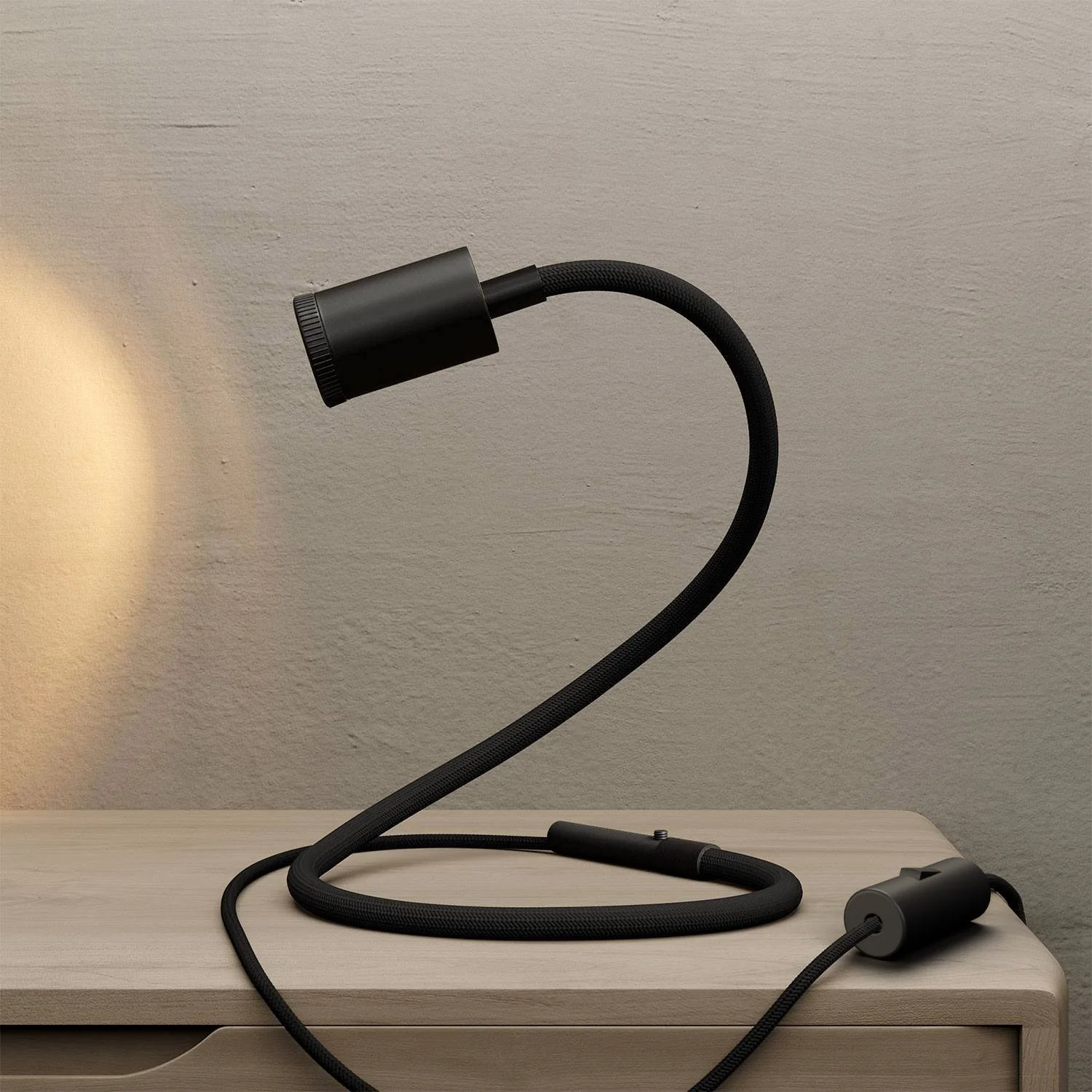 GU1d-one Lampe articulée sans base avec mini spot LED et fiche UK - Noir - Image 2