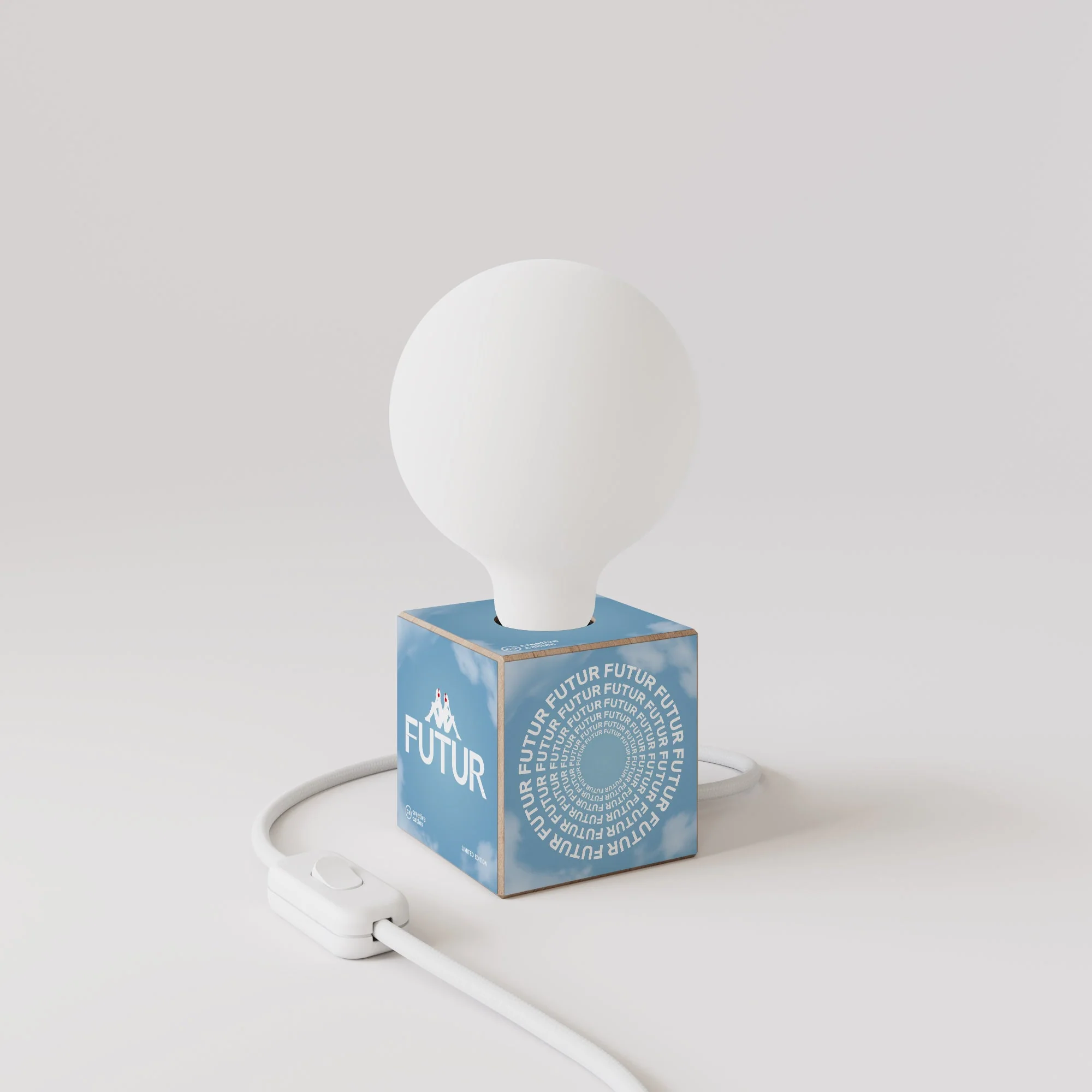 Lampe de table Cubetto with US plug, « Futur » porcelain effect globe bulb - Futur festival - Image 3