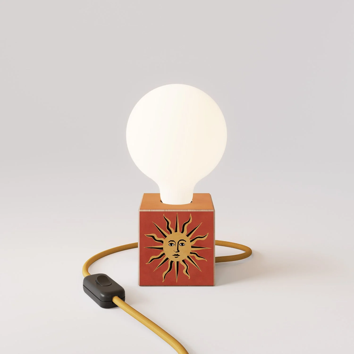 Lampe de table Cubetto avec Fiche US, "Il sole" ampoule globe effet porcelaine - Santomanifesto - Image 4