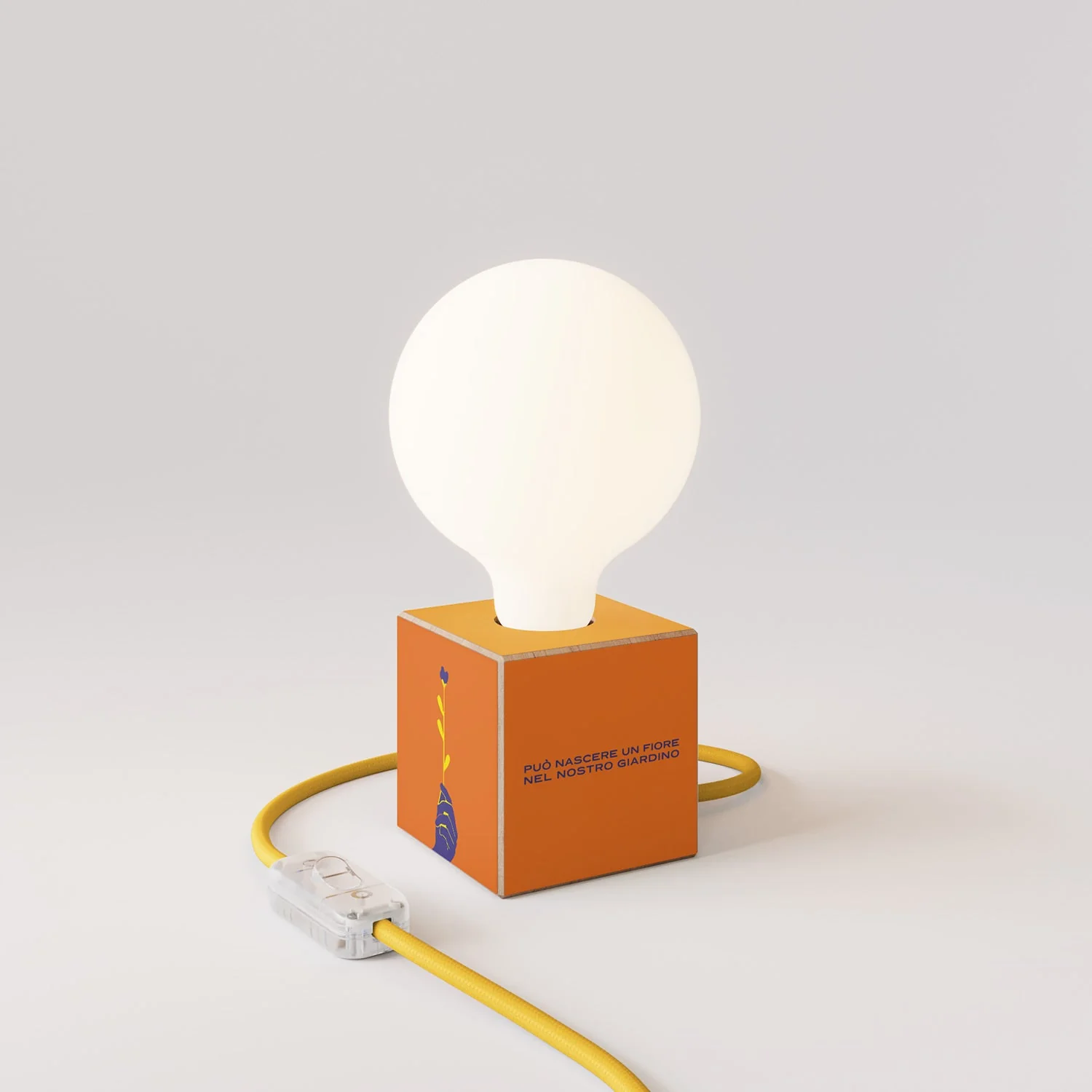 Lampe de table Cubetto « Può nascere un fiore » avec ampoule globe effet porcelaine - Santomanifesto