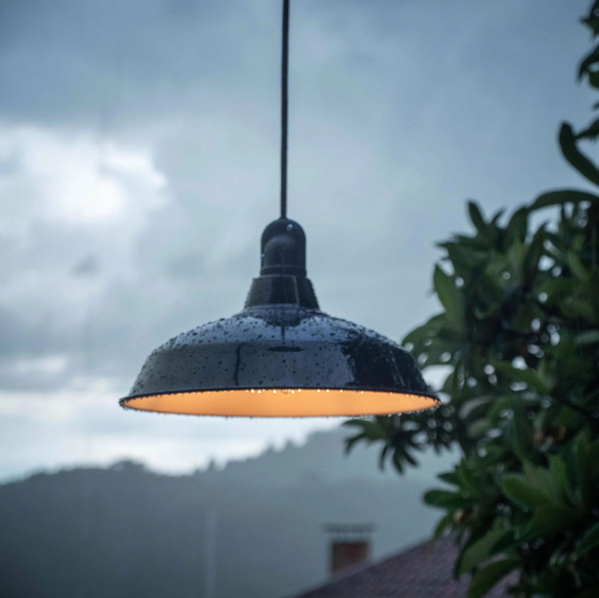 Modulair ELEGANT Lampe d'extérieur avec abat-jour, 5 m de câble, pavillon en silicone et douille IP65 waterproof - Noir - Image 4