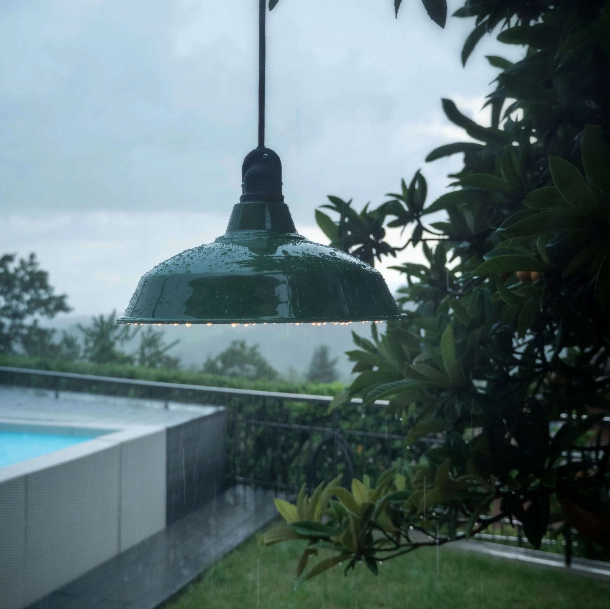 Modulair ELEGANT Lampe d’extérieur avec abat-jour, 5 m de câble, pavillon en silicone et douille IP65 étanche - Vert - Image 4