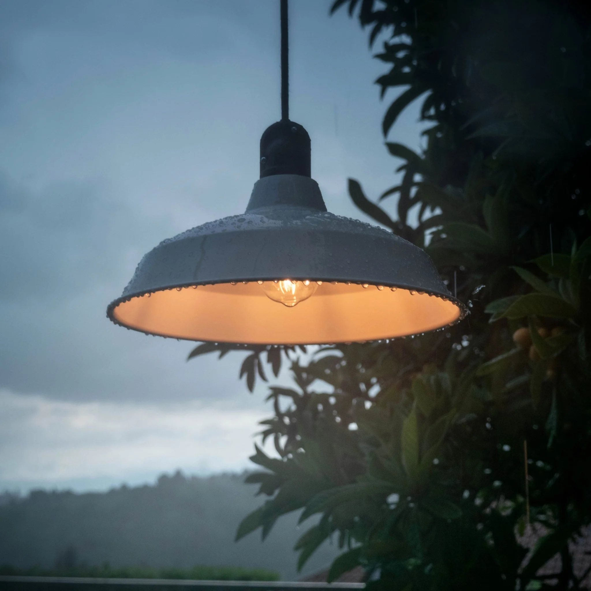 Lampe d’extérieur Modulair ELEGANT avec abat-jour, câble de 5 m, pavillon en silicone et douille IP65 étanche - Blanc - Image 4