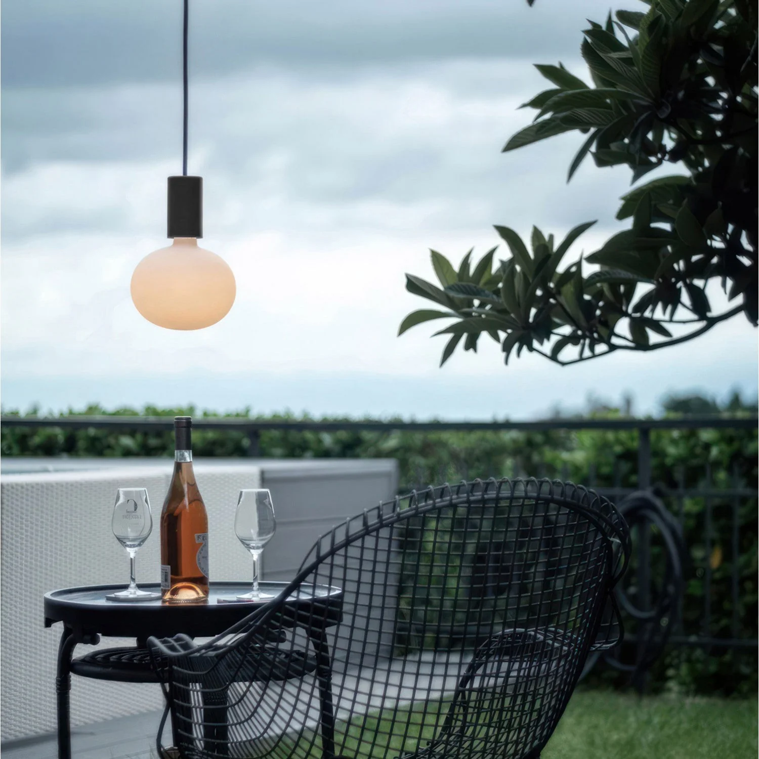 Modulair ELEGANT Lampe d’extérieur avec 1,5 m de câble textile, pavillon et douille en silicone IP65 étanche - Noir - Image 3