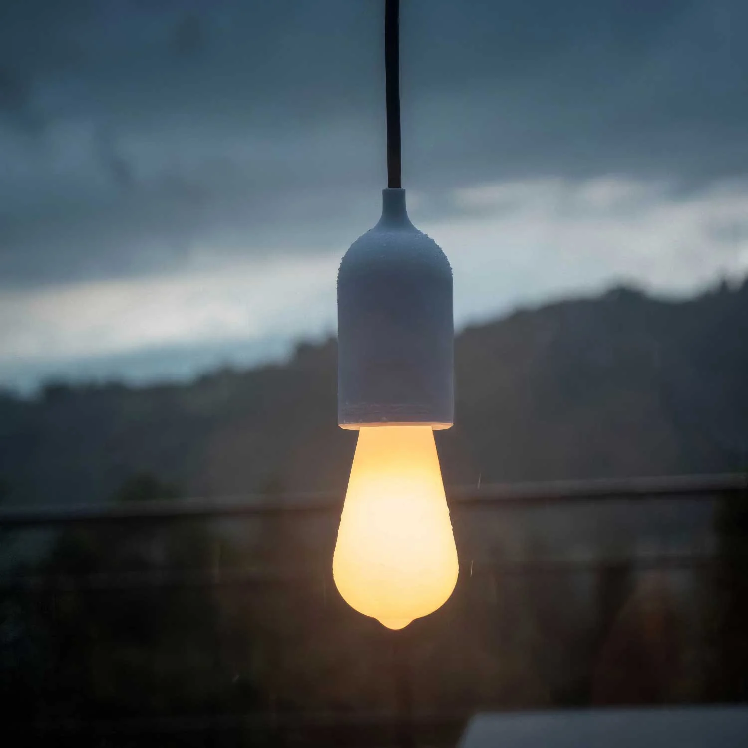Modulair PASTEL Lampe d’extérieur avec 1,5 m de câble textile, pavillon et douille en silicone IP65 étanche - Bleu bleuet - Image 4