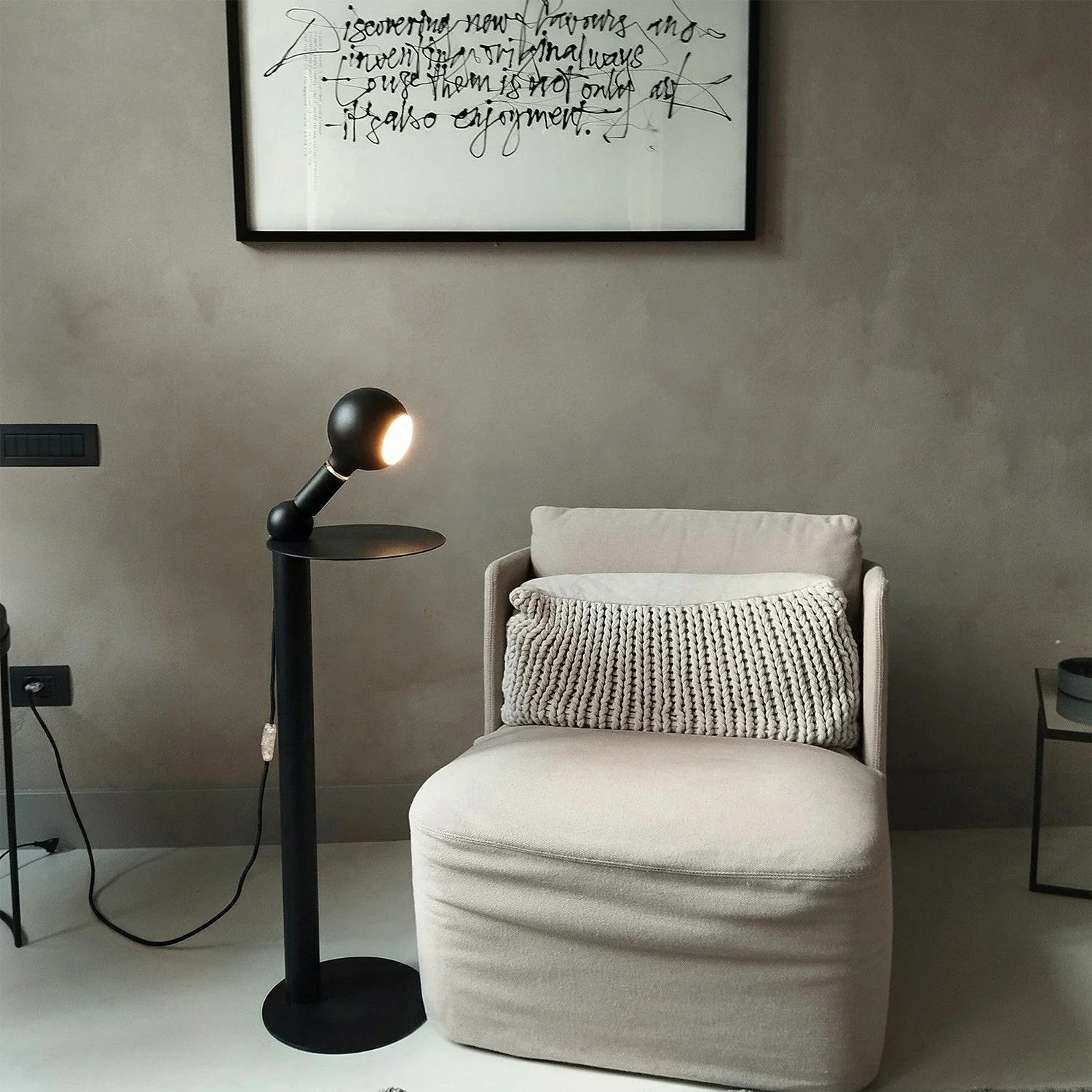Rocco - Lampadaire avec Fiche UK et Ampoule Camo - Noir - Image 3