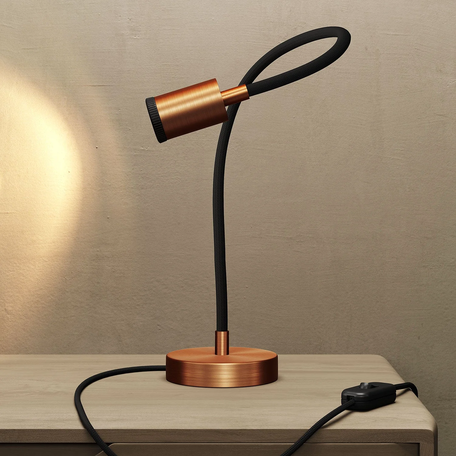 Table Flex GU1d0 lampe de table articulée avec mini spot LED et fiche UK - Cuivre satiné - Image 2